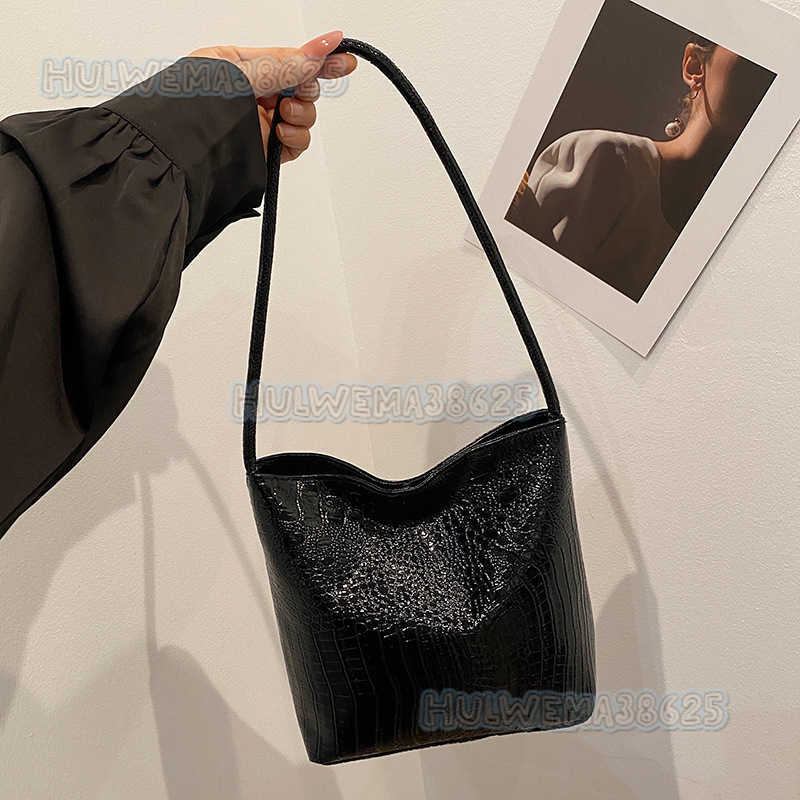 New Crocodile Pattern Bucket Bag 2024 Autumn New Versatile Shoulder Bag Niche Stylish Handbag H250806