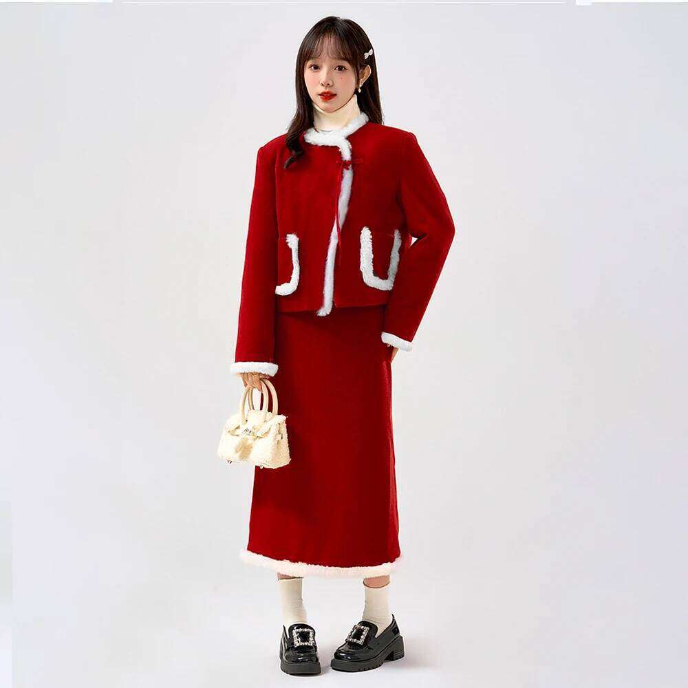 Designer Clothing 2025 Plus Size Women's Winter Red Casual Loose Clip Cotton Plush Coat Long Sleeve Comfortable Chinese Cardigan Top New Clothing