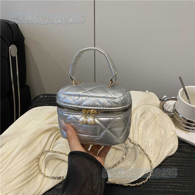 2025 Summer New Quilted Embroidery Mini Handbag Womens Bag Single Shoulder Crossbody Bag Chain Bucket Bag H250806