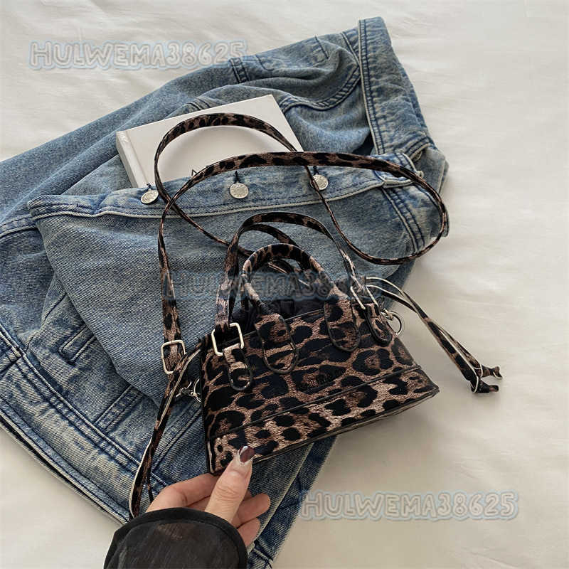 Light Fashion Personality Design 2024 Autumn New Fashion Leopard Print Single Shoulder Crossbody Handbag Small Square Womens Bag H250806