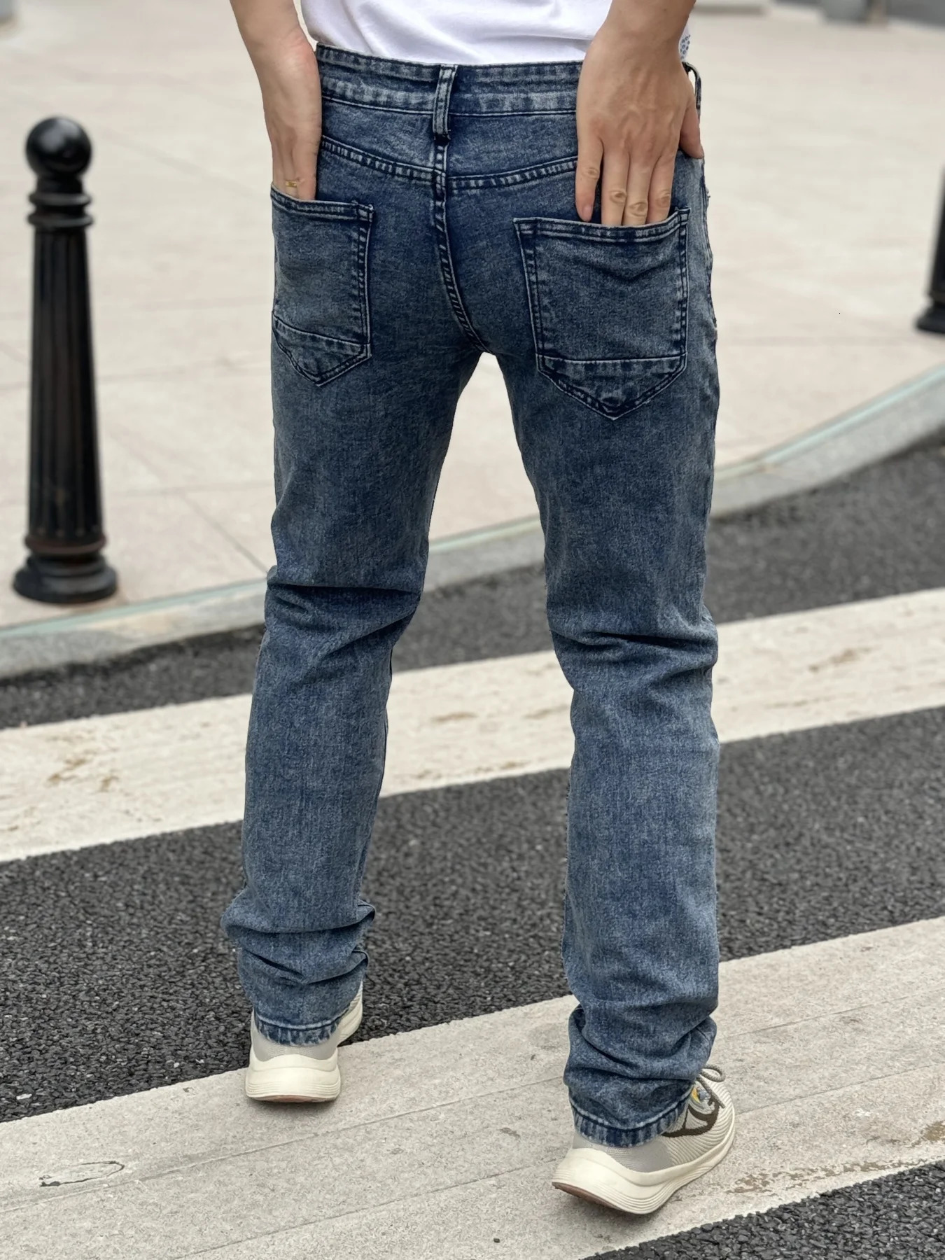 Classic Mens Denim Jeans Light Washed Vintage Effect Casual and Business Wear Suitable for All Four Seasons 250807