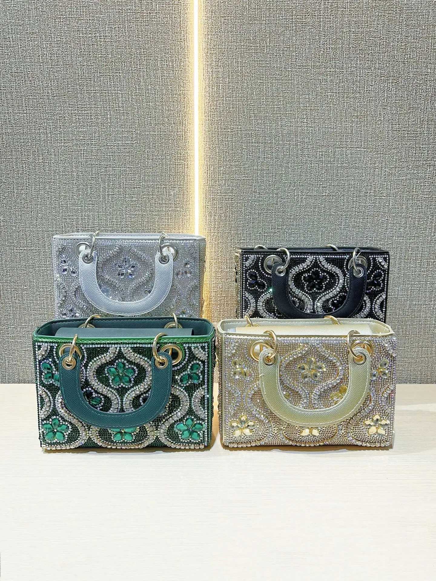 Handmade Light Women Evening Bag Handbag Shoulder Crossbody Dinner Bag with Shiny Diamond Decoration FAshion Women Party Bag Z250807