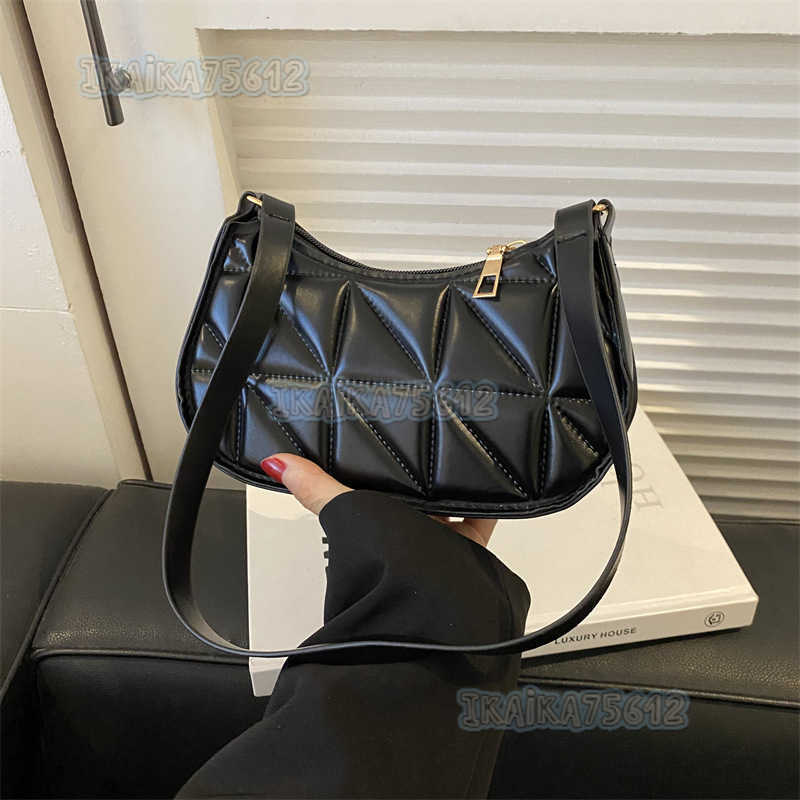 Womens Solid Color Simple Texture Single Shoulder Bag 2023 Winter New Versatile Underarm Bag Style Womens Bag H250806