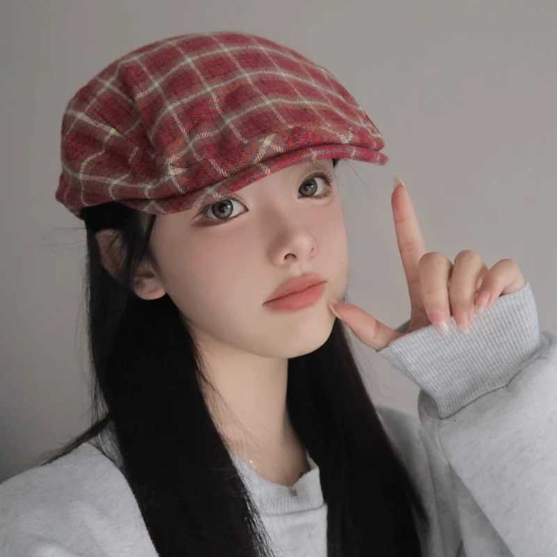 Retro Literary Color Matching Plaid Berets for Men and Women Summer Travel Leisure Sunscreen Niche Versatile Forward Hat XJ250807