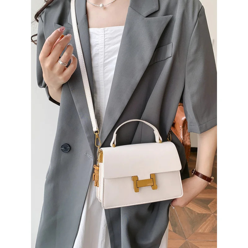 Bag2024 Fashion Trend Korean Style Casual Solid Color Small Square Bag Textured Versatile Shoulder Handbag Crossbody Bag 250807