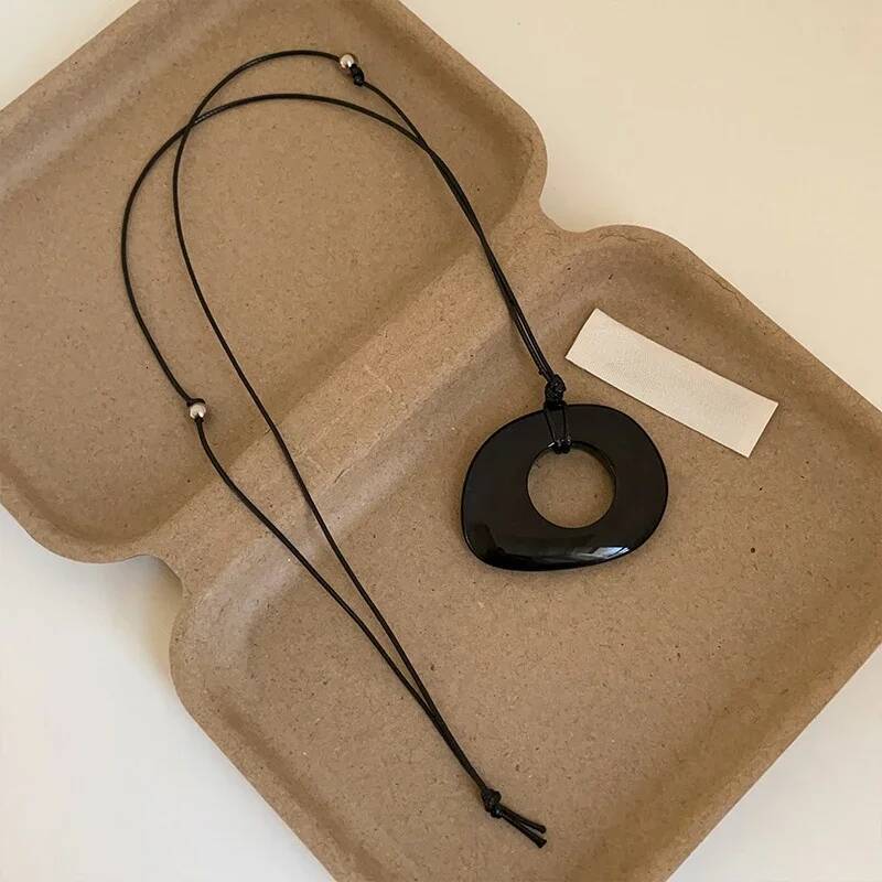 Fashion Jewelry Vintage Temperament Resin Geometric Pendant Necklace For Women Accessories Gifts 2025 Trend New Hot Sale Jewelry for Women