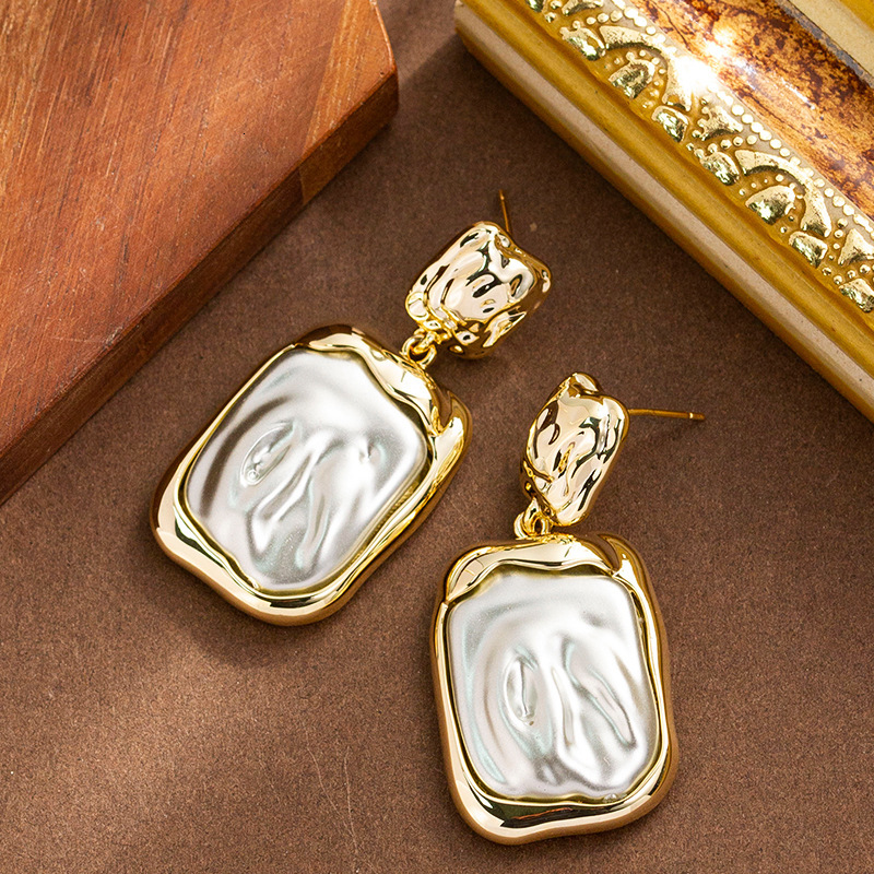 Fashion Exquisite Baroque Irregular Pearl Earrings 2025 New Style Elegant High-end Sier Needle Ear Jewelry