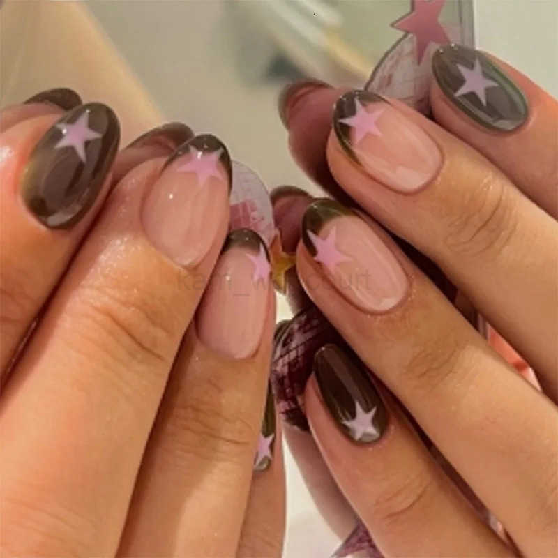 24Pcs Nude Color Press on Nails Red Five-pointed Star Designs Short Square Fake Nails Patches Y2K Girls Simple Charms Manicure M250807