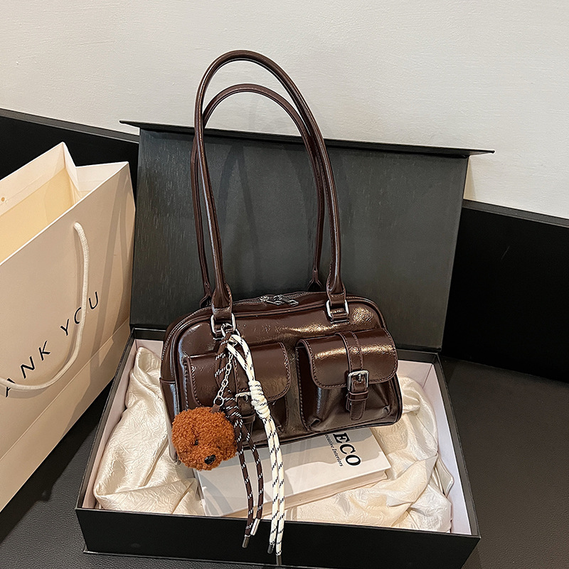 Retro Style Multi-pocket Shoulder Bag for Women with Vintage Charm