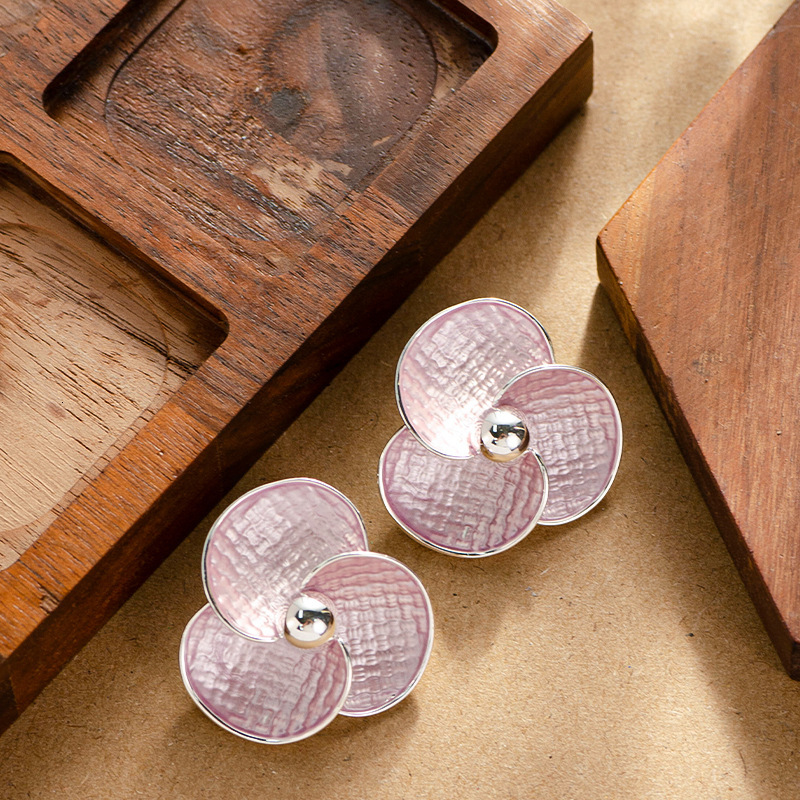 Fashion Lacquer Floral Stud Exaggerated Elegant High-end Commuting Sier Needle Earrings