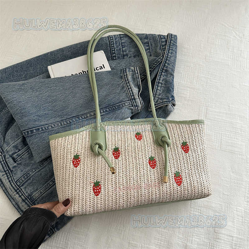 Summer Travel Woven Bag Tote Bag for Women 2024 New Rural Vacation Style Strawberry Embroidery Handbag Commuting Bag H250806