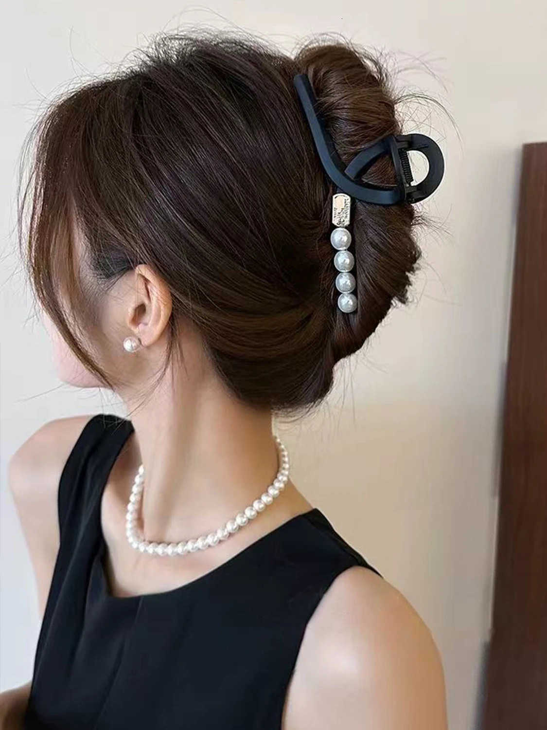 1pc Matte Pearl Metal Hair Clip Back of the Head Premium Sense Large Grab Clip Seamless Clip Suitable for Daily Use U250807