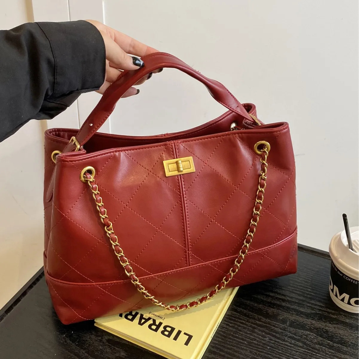 Summer Matte Calfskin Quilted Shoulder Bag for Women Large Capacity Adjustable Strap Lightweight Commute Travel 250807