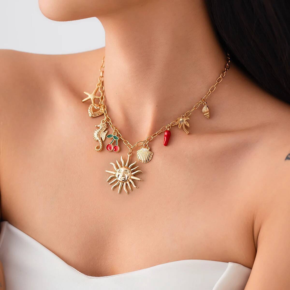 Salircon Sun Starfish Scallop Pendant Necklace for Women Vintage Conch Summer Beach Holidays Gold Color Chain Jewelry Gift Jewelry for Women