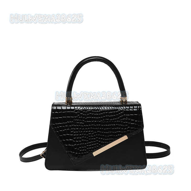 Simple Handheld Small Bag for Women 2025 New Trendy Fashion Crocodile Pattern Stylish Single Shoulder Crossbody Small Square Bag H250806