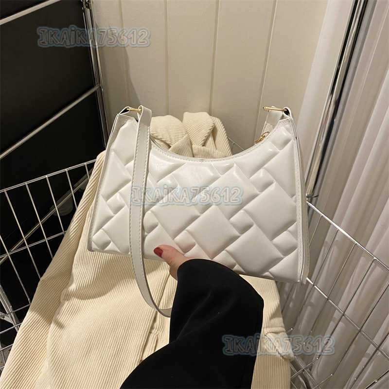 Solid Color Simple Elegant Single Shoulder Bag for Women 2023 Autumn Winter Style Fashionable Underarm Bag Small Square Bag for Women H250806