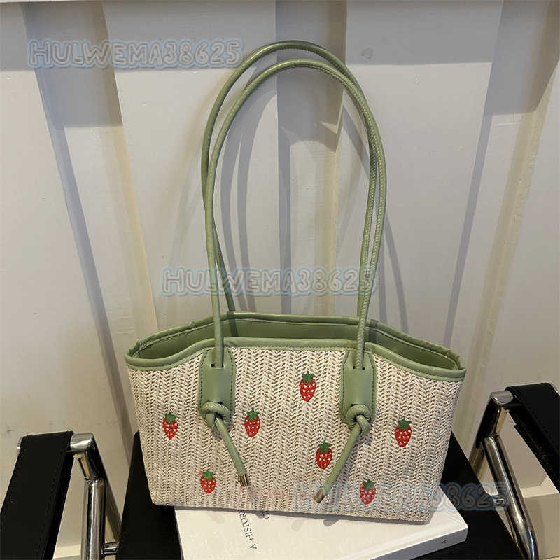 Summer Travel Woven Bag Tote Bag for Women 2024 New Rural Vacation Style Strawberry Embroidery Handbag Commuting Bag H250806