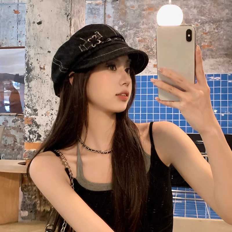 2K Personalized Hole Design Denim Newsboy Hats for Women and Men Spring Summer New Travel Versatile Niche Octagonal Berets XJ250807