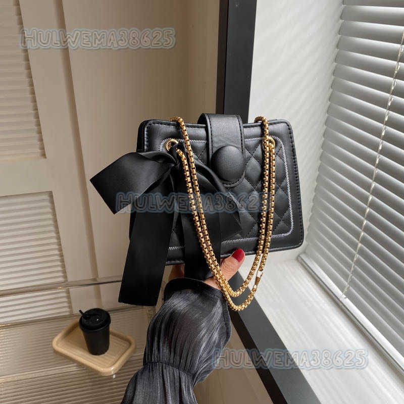 Solid Color Simple Fashion Chain Small Bag for Women 2023 Early Autumn New Quilted Embroidery Single Shoulder Crossbody Small Square Bag H250806