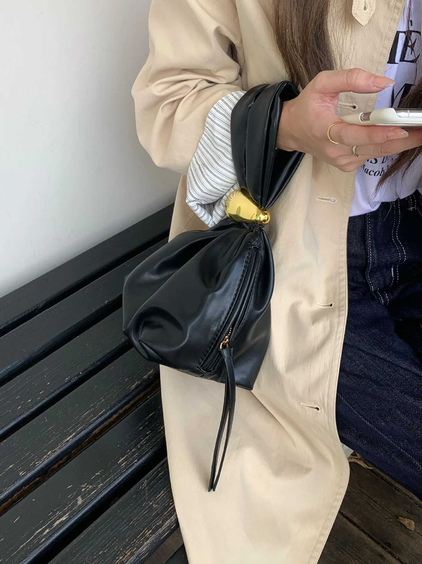 2024 Fashion Designer Womens Mini PU Leather Underarm Pleated Cloud Bag Shoulder Bag Handbags and Purses Z250807