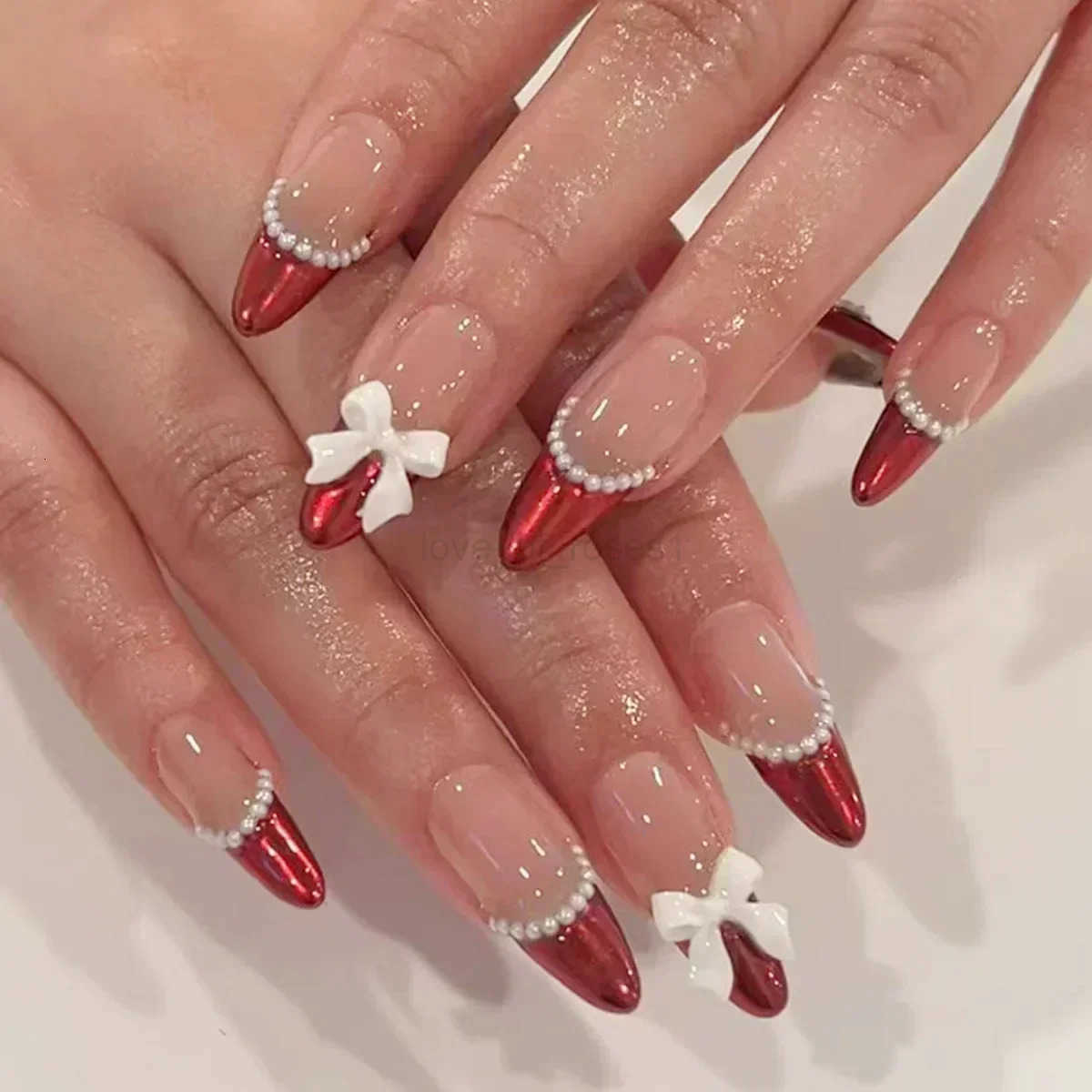 24Pcs Almond False Nails Cute Strawberries with French Design Simple White Wearable Fake Nails Decoration Press on Nail Tips Art Z250807