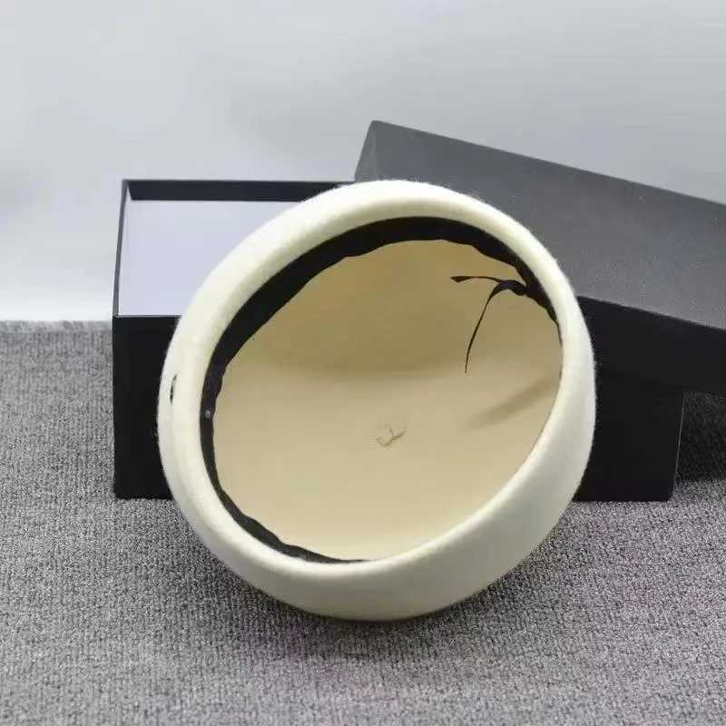 Classic Ladies Beret Hat Fancy Wool Felt Hat Warmer Winter Hat C White Black Women Fedora Hat Fascinator Pillbox Hat Formal XJ250807