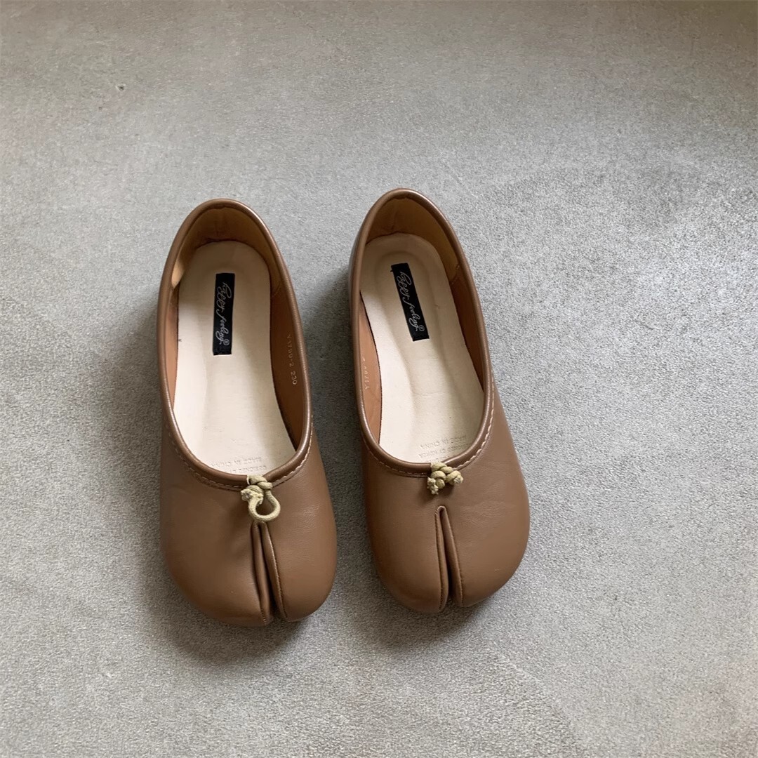 Women's Le Fu shoes 2025 new style split toe pig hoof shoes designer horseshoe shoes flat shoes single shoes