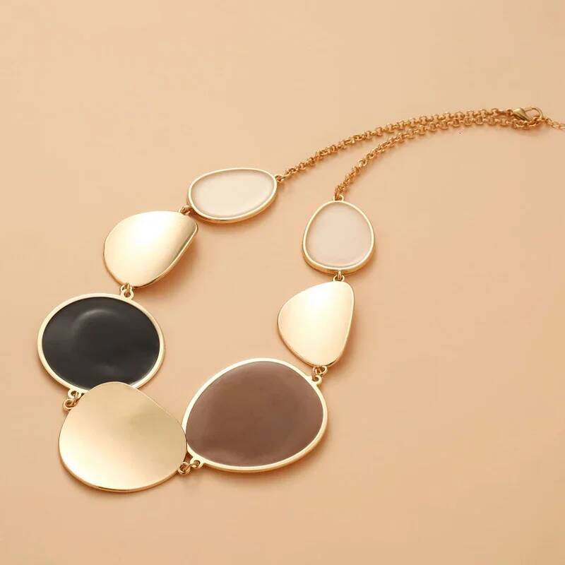 Boho Metal Disc Pendant Choker Necklace For Girls Golden Chains Vintage Big Round Wafer Dangle Statement Necklaces Women Jewelry Jewelry for Women