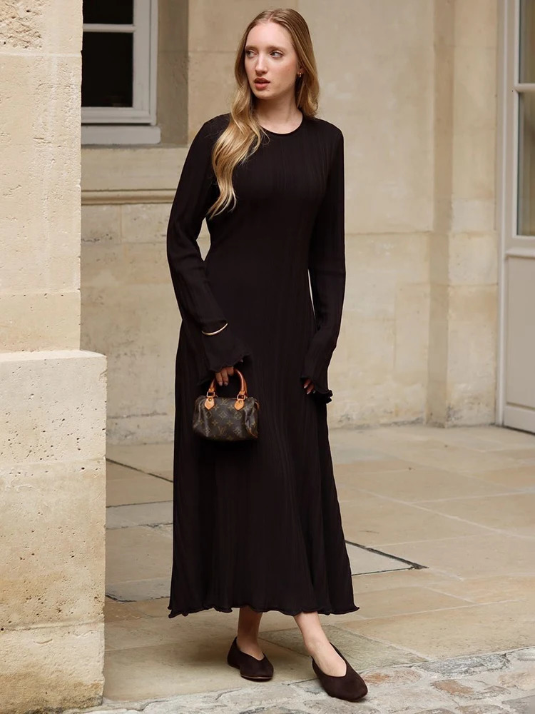 TARUXY Knitted Long Dress Female Fall Winter Casual Retro High Waist Rib Sweater Bodycon Dresses Lady Holiday Party Outfits 250806