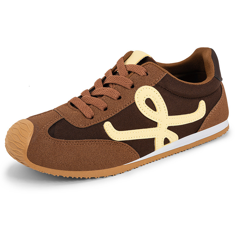 2025 New Women's Thick soled Sports Shoes Designer Breathable Running Mesh Soft soled Sports Shoes