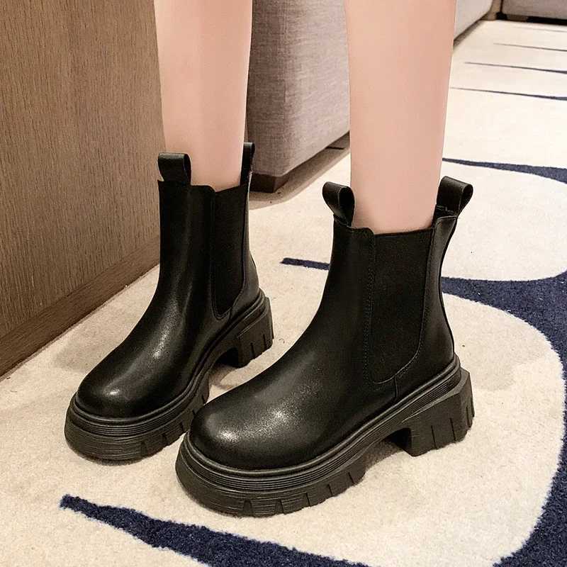 Autumn and Winter New Round Toe Low Heel Womens Boots Chelsea Motorcycle Boots Solid Color Breathable Casual Womens Boots XJ250807
