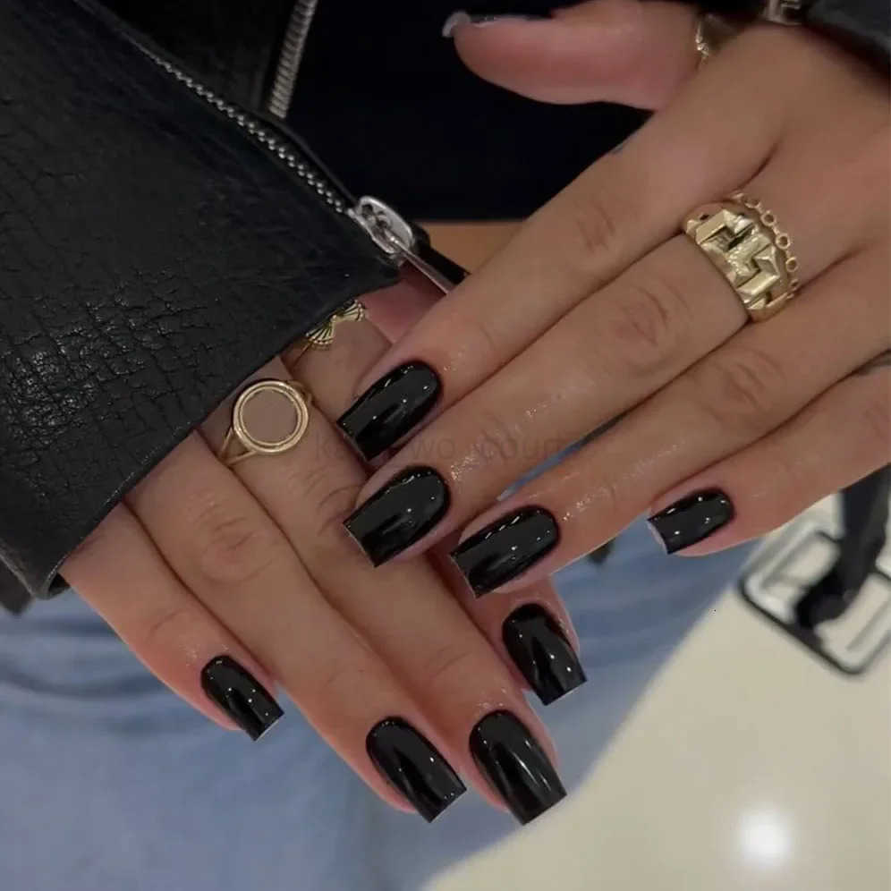 Classic Simple Glossy Solid Color Black Red Blue Green White Short Fake Nails Art False Nails Charm Press On Nails Manicure Tool M250807