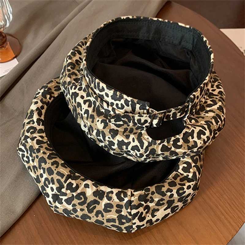 Women Leopard Berets Autumn Winter Vintage Octagonal C Retro Elegant Ladies Painter Hat Korean Girl Cloud Berets Duckbill Hats XJ250807