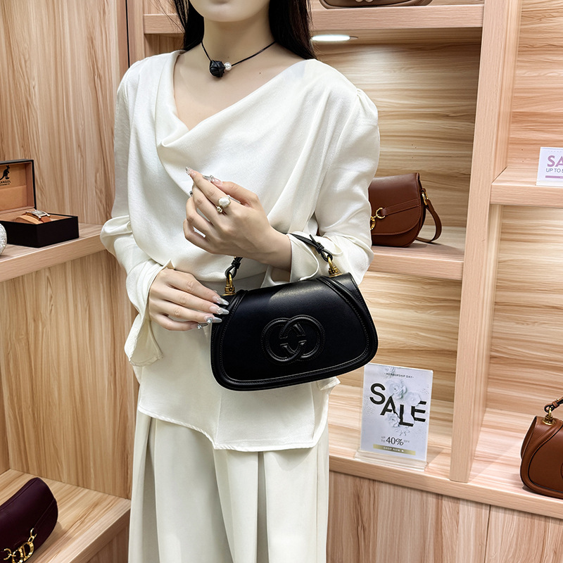 Summer New Fashion Retro Handbag Niche Design High-End Large Capacity One Shoulder Crossbody Saddle Bag