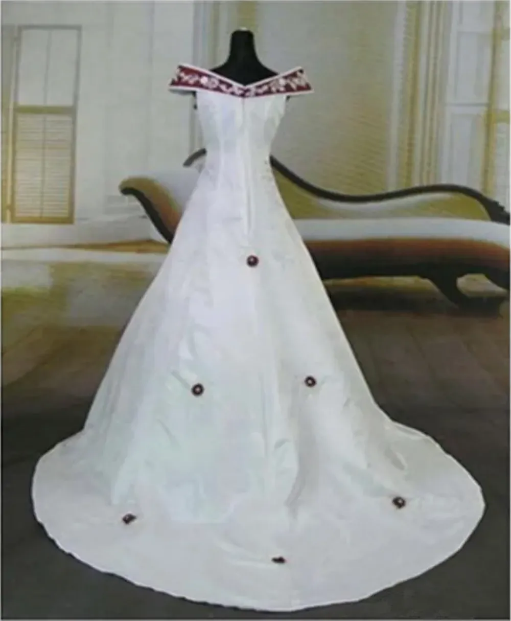 New Stunning White and Burgundy Wedding Dress Vintage Handmade Appliques Off Shoulder Satin A Line Bridal Gowns Vestido de Noiva