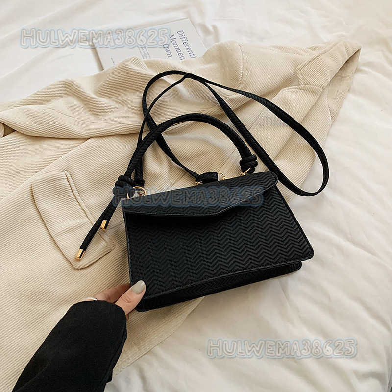 Niche Design Bag for Women 2024 New High-end Feel Embossed Commuter Small Square Bag Fashionable Single Shoulder Crossbody Small Square Bag H250806