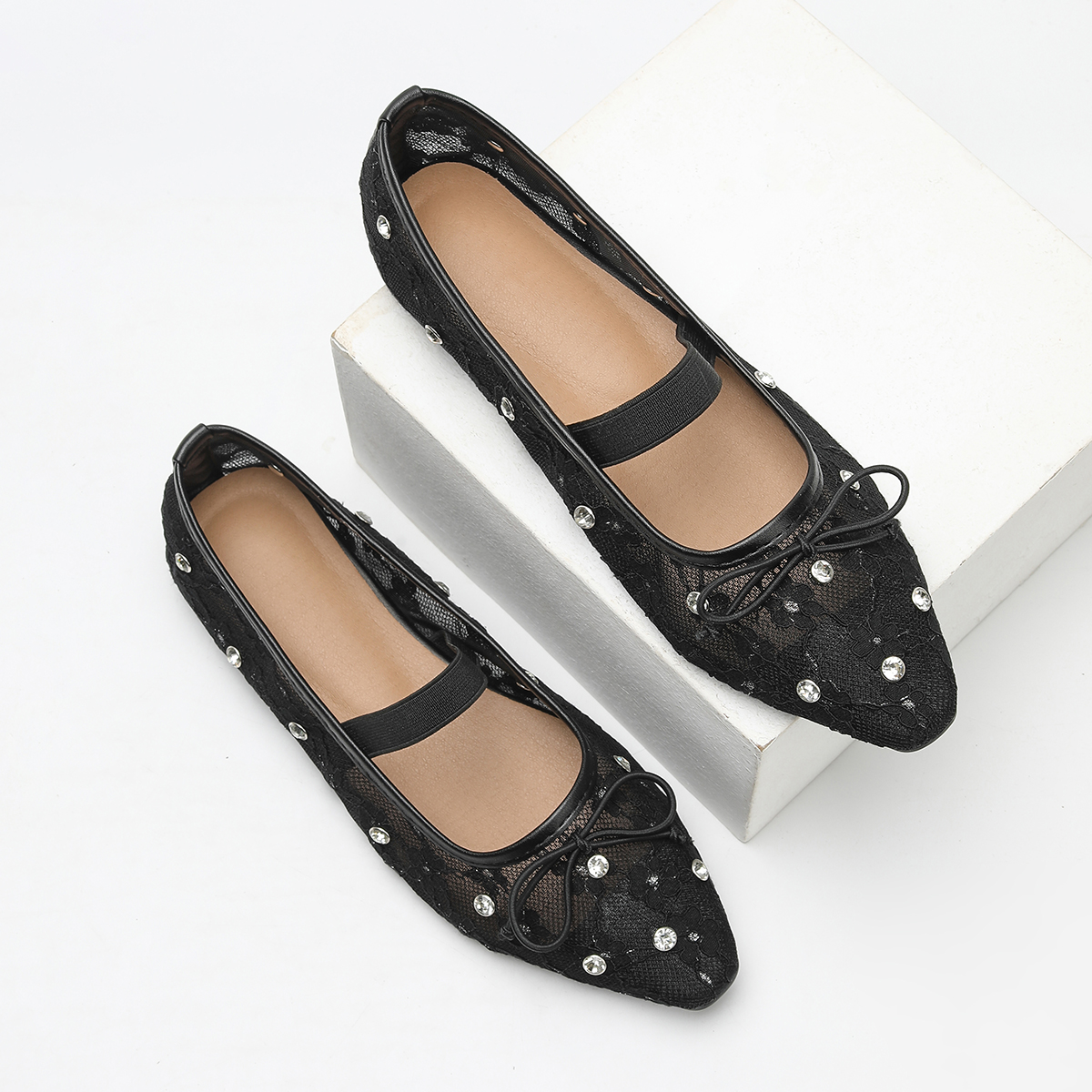 Sandals A new elegant solid-color hollowed-out breathable bow decoration, a comfortable and elegant women's flat shoe with a shallow opening and 