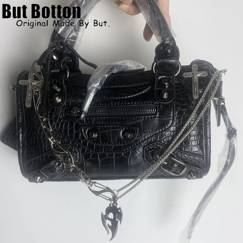 Y2K Punk Metal Cross Skeleton head Chain Pearl Chain Women Shoulder Bag Handbag Decorative chains Pendant DIY Accessories 250807