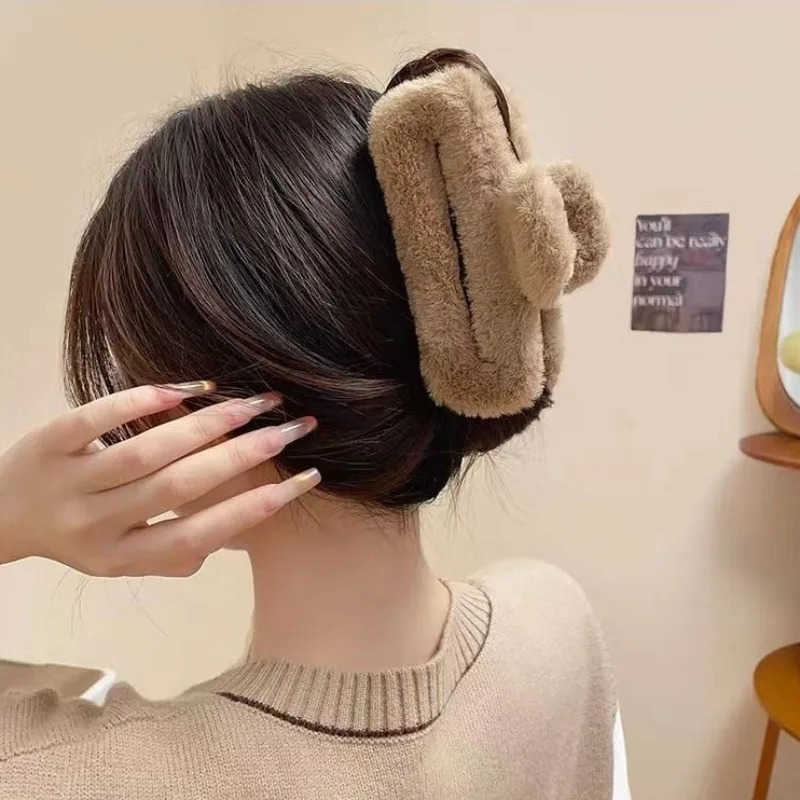 11CM PLUSH Square Hair Claw Clip Korean Colorful Simple Versatile Grab Clip Fashion Clip Girl Hair Accessories Decoration U250807