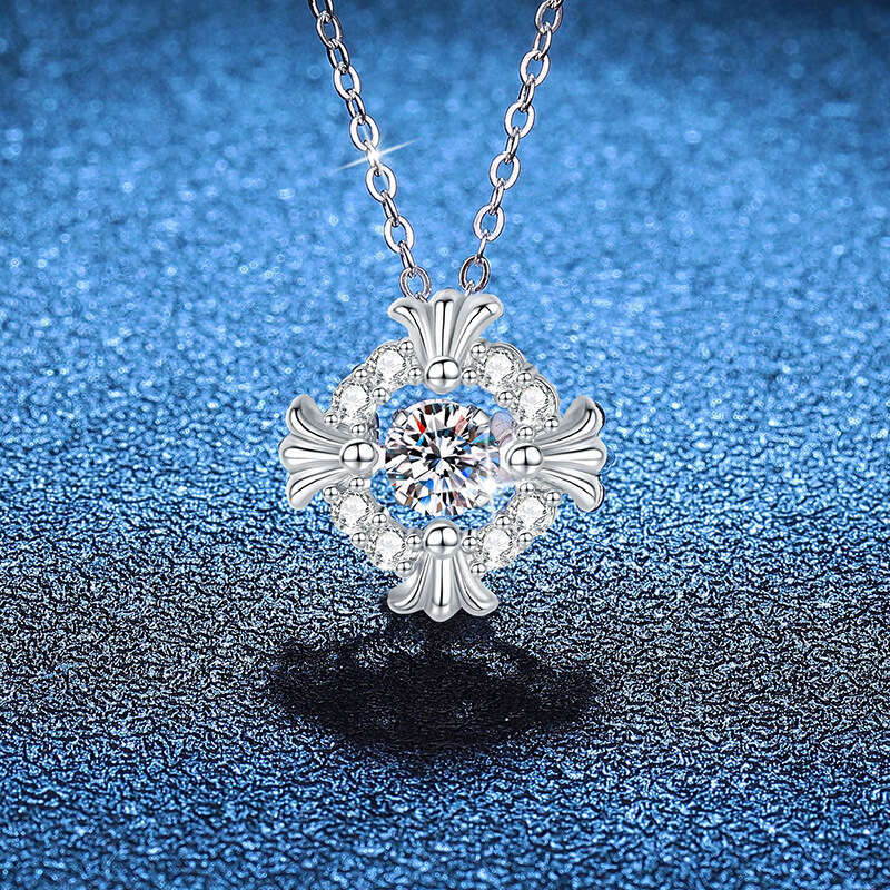 Iced Out VVS Heart Element Dynamic Pendant for Women 50 Points Moissanite Necklace
