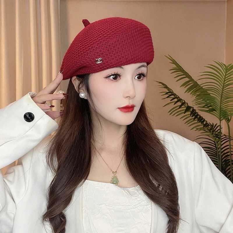 Hot selling fashion versatile temperament Korean version painter hat for women breathable shiny letter pred edge beret XJ250807