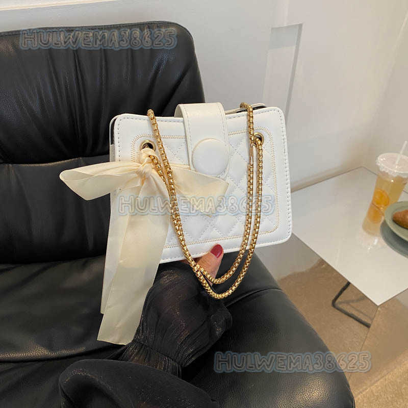 Solid Color Simple Fashion Chain Small Bag for Women 2023 Early Autumn New Quilted Embroidery Single Shoulder Crossbody Small Square Bag H250806