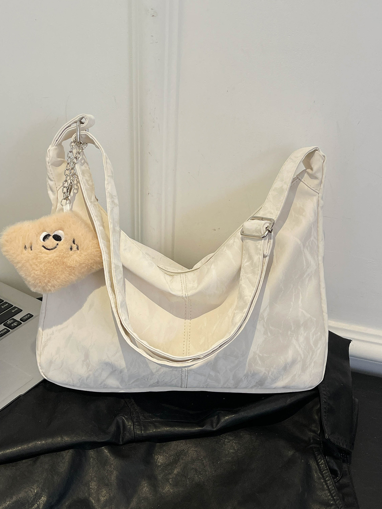 2025 Spring Summer New Fashionable Wide Shoulder Strap trend Shoulder Bag Fashion Trendy Shoulder Bag Women s Shoulder Bag Simple Style Crossbody Bag 