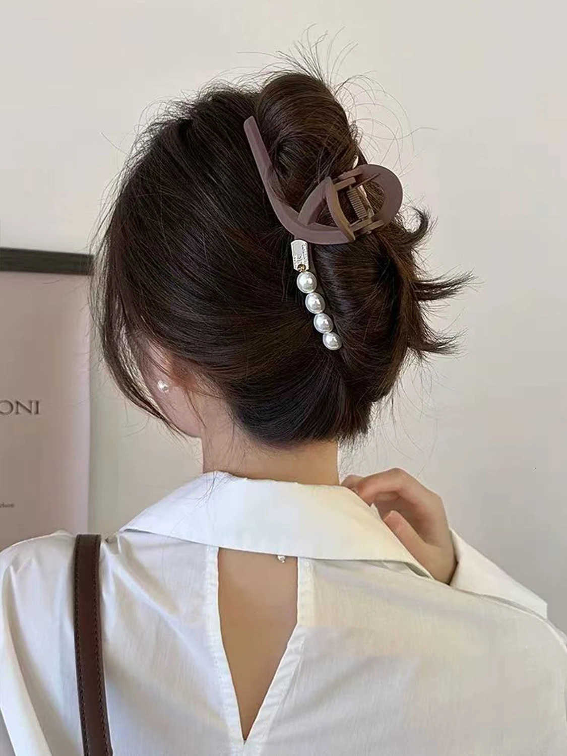1pc Matte Pearl Metal Hair Clip Back of the Head Premium Sense Large Grab Clip Seamless Clip Suitable for Daily Use U250807