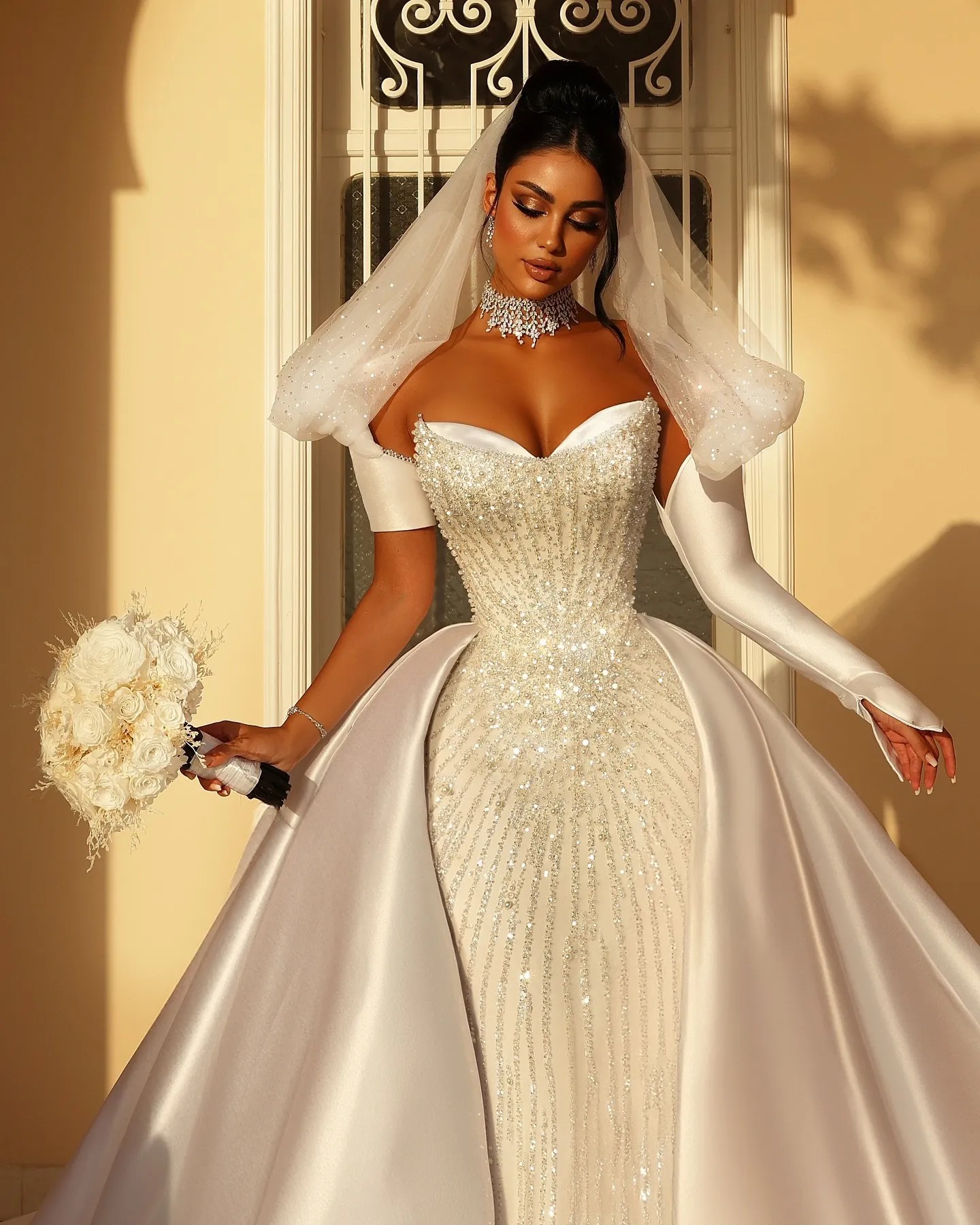 Gorgeous Mermaid Wedding Dresses For Women Sweetheart Long Sleeves Bridal Gown Sequins Crystal Detachable Train Dress