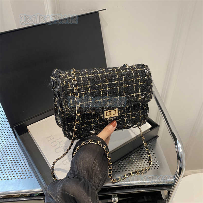Niche Design Chain Small Square Bag 2024 Autumn New Fashion Commuter Simple Single Shoulder Crossbody Bag for Women H250806