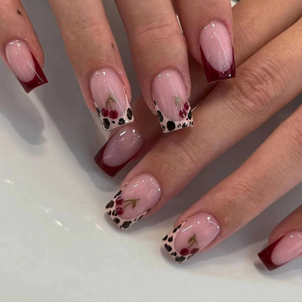 Leopard Print Ballet Fake Nails Art Almond False Nail Tip Charm Star Bowknot Flower Heart Cherry Pointed Press-on Nails Manicure M250807