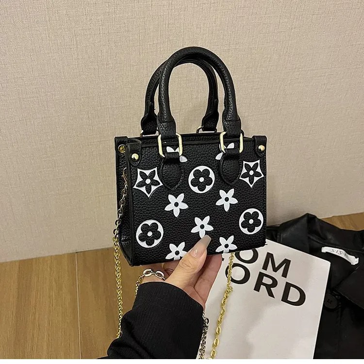 Designer Bag Luxury Bag Women Crossbody Mobile Phone Single Shoulder Strap Sier Colored Internet Famous Popular New fashionable printed shoulder bag P