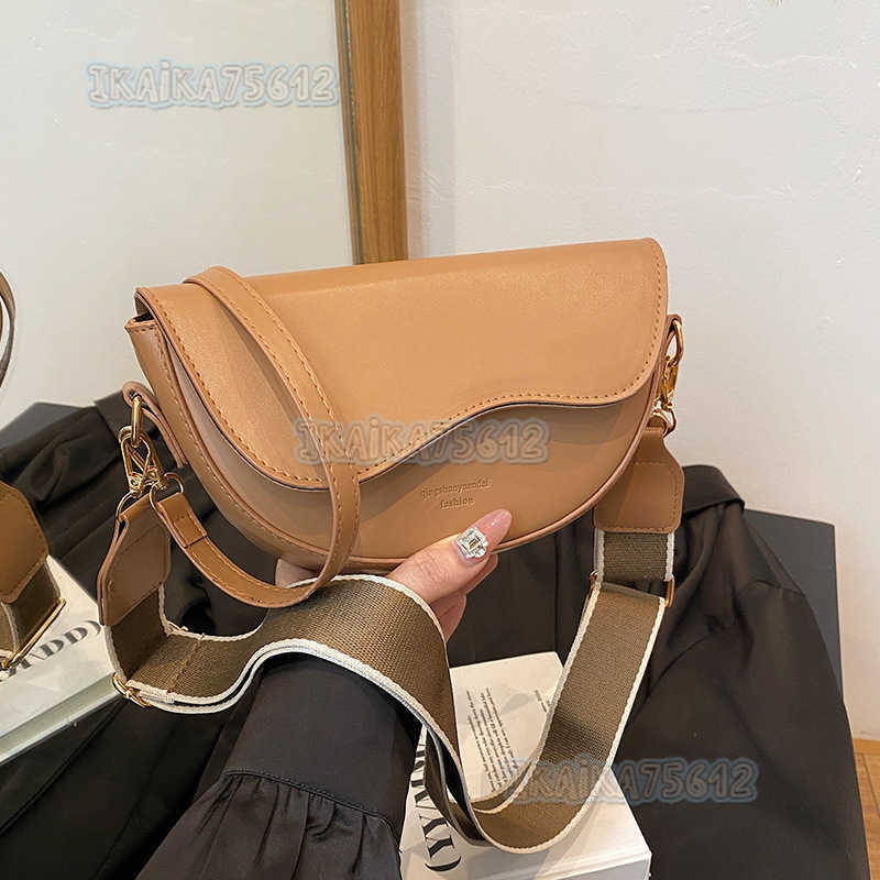 Minimalist Saddle Bag for Women 2024 Autumn Winter New Versatile Fashionable Wide Shoulder Strap Single Shoulder Crossbody Bag H250806