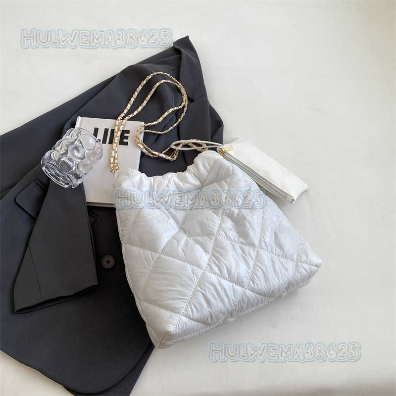 Soft Leather Large Capacity Fashion Single Shoulder Bag for Women 2023 Summer Commuting Textured Underarm Bag Stylish Casual Bag H250806